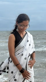 Anjaly review photo