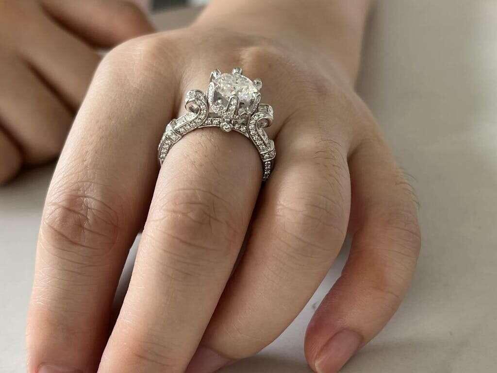2CT Swan Lake Design Moissanite Engagement Ring