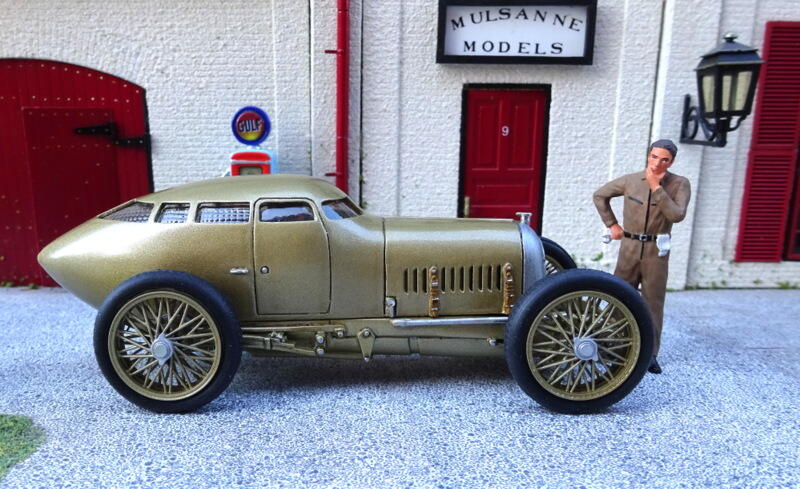 Golden Submarine, 1917 (GOL-SUB-1)