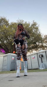Nisha Lazare review photo