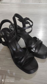 E. review photo
