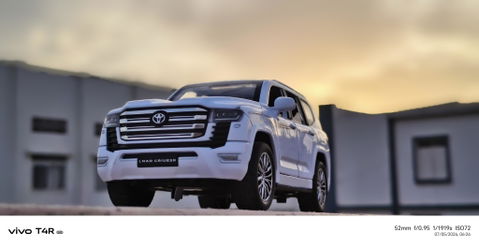Toyota Land Cruiser Diecast Scale Model Car 1:32