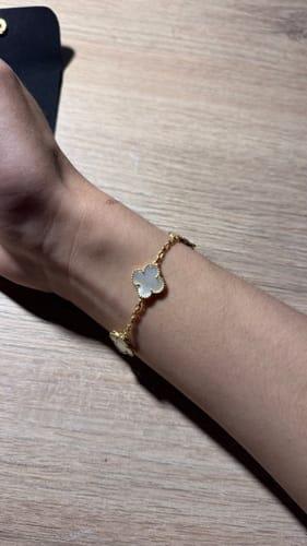 Foto de S.E.Á. con Pulsera Clover Nacar Trebol - Baño Oro 18k