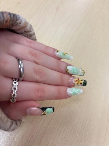 Mint Reverie – Main Character Mint Floral Coffin Press-On Nails