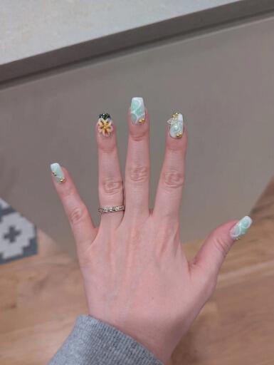 Mint Reverie – Main Character Mint Floral Coffin Press-On Nails