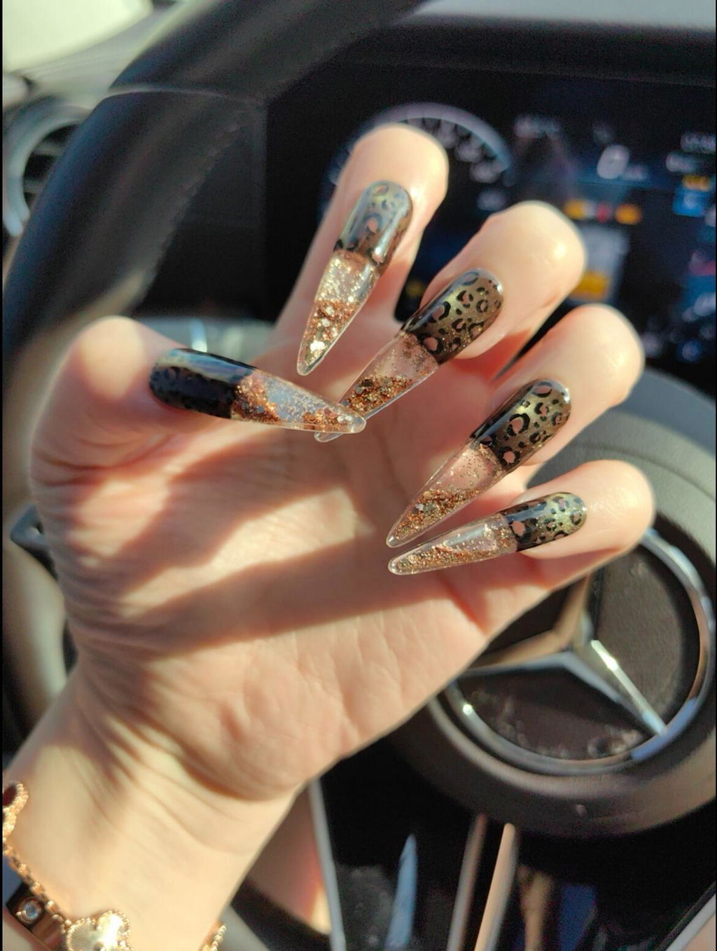 Glam Bombshell