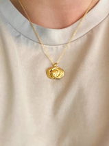 Courteney Sinclair review photo