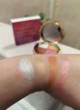 Vivien review photo