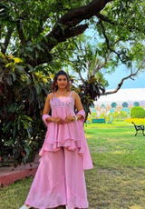 Tanya Jha review photo