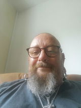 Richard Jones review photo