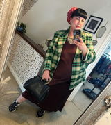 Sarah Daisy Holmes review photo