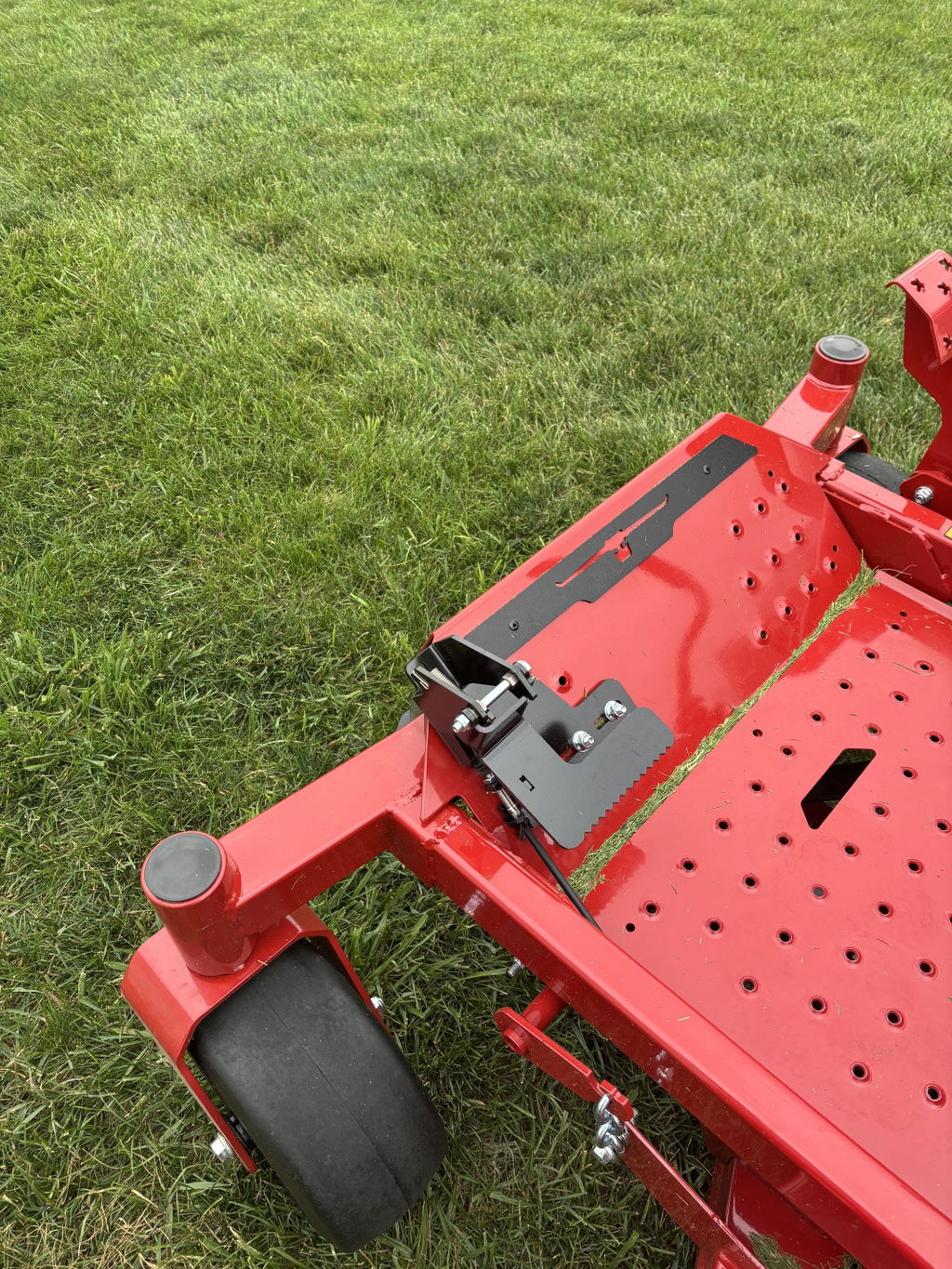 44T2M50-5L-A68 GrassFlap„¢ Brand Chute Blocker with SEL Pedal