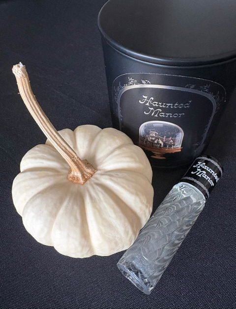 Haunted Manor ~ Perfume Oil (Soft woods & Vanilla)