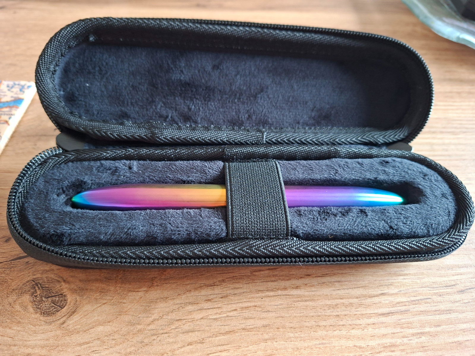 グラビタスペンズ　ボールペン Gravitas - Flagship | Stainless steel Rainbow Skittle PvD