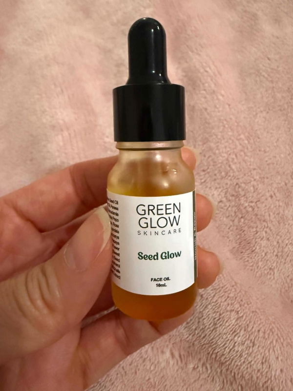 Customer photo accompanying the Moisturised Skin review