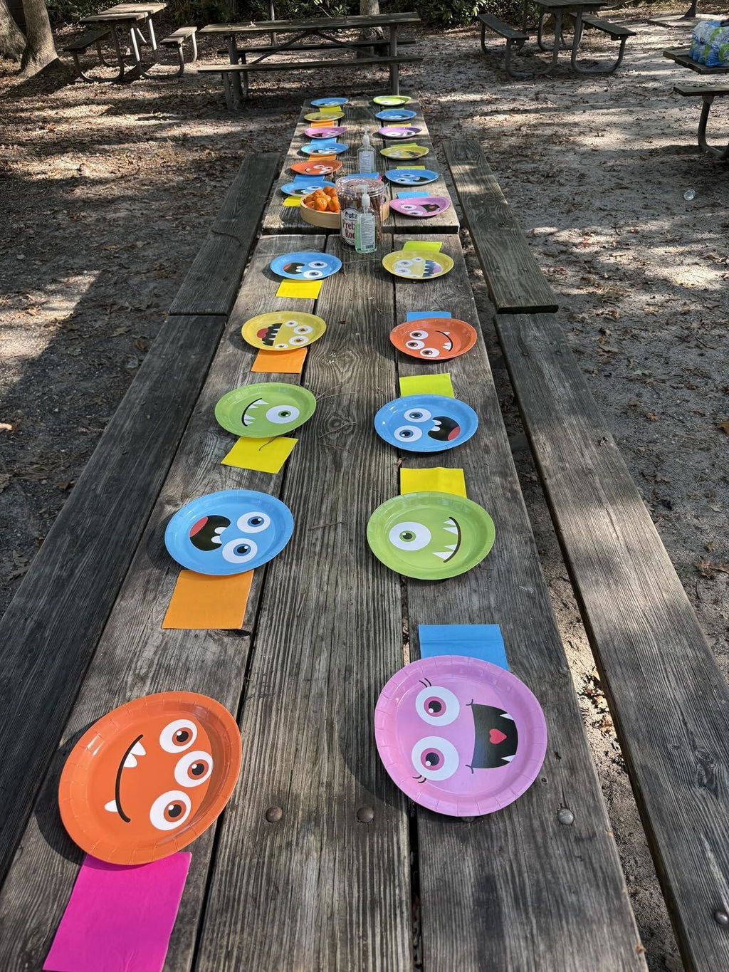 60 Pcs Halloween Cartoon Face Party Plates