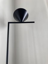 T review photo