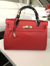 Saskia review photo