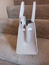 Linda review photo