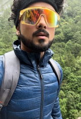 Arjun Saxena review photo