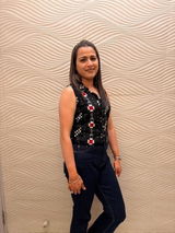 Shreya Raut Parikh review photo