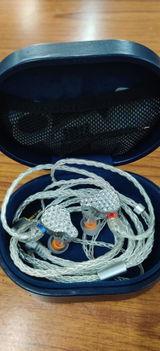 R.M. review photo