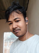 Shadab Akhtar review photo