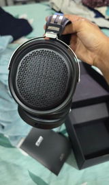 Ali Zaveri review photo