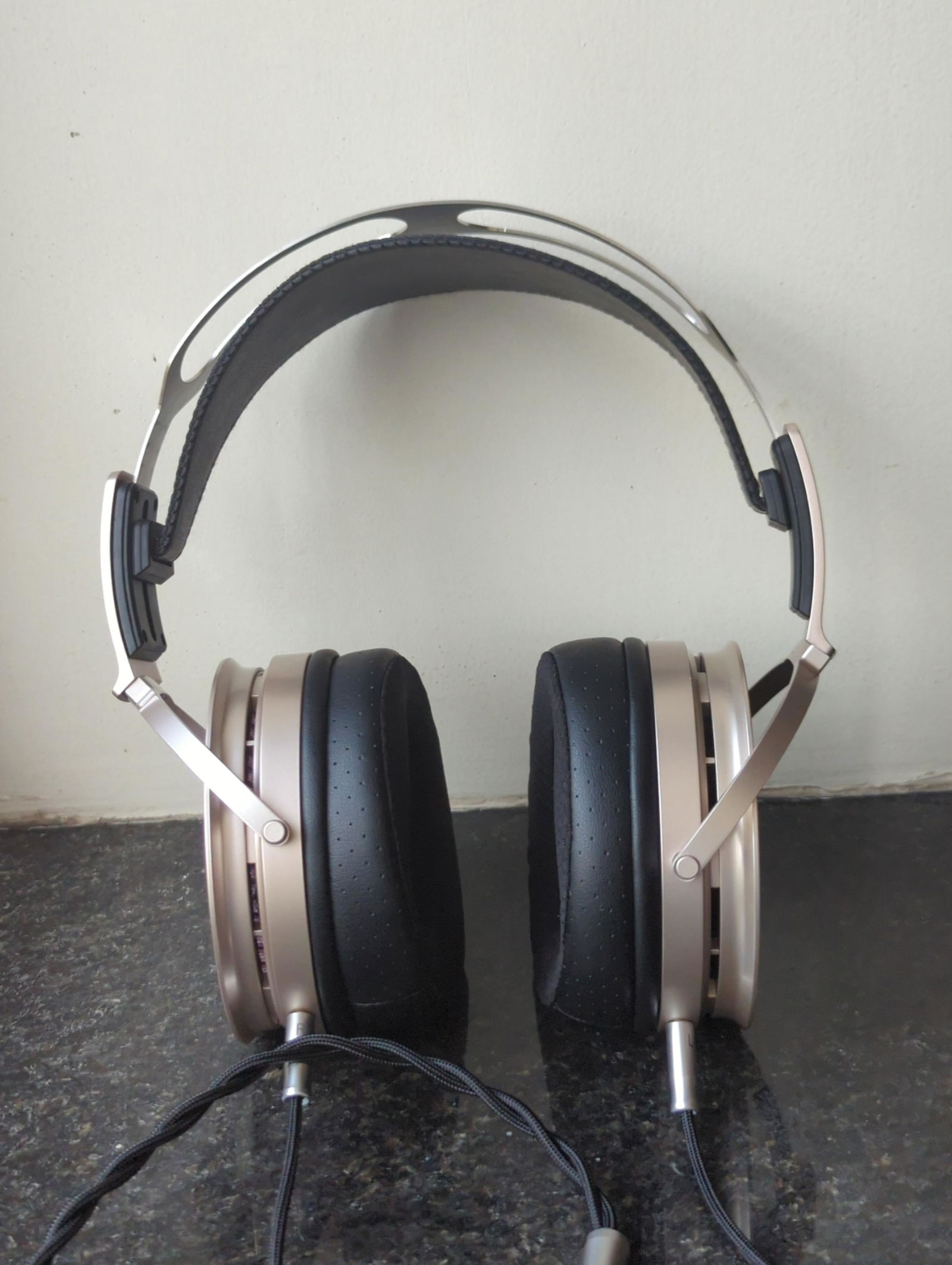 Aune Audio AR5000 Over-The-Ear Dynamic Headphones
