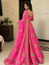 Anushree Roy review photo