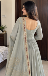 Anushree Roy review photo