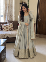 Anushree Roy review photo