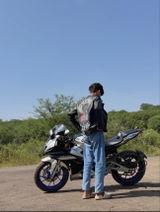 Akshay review photo