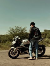 Akshay review photo