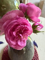 Ratna W. review photo
