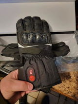 ',Claudia review photo