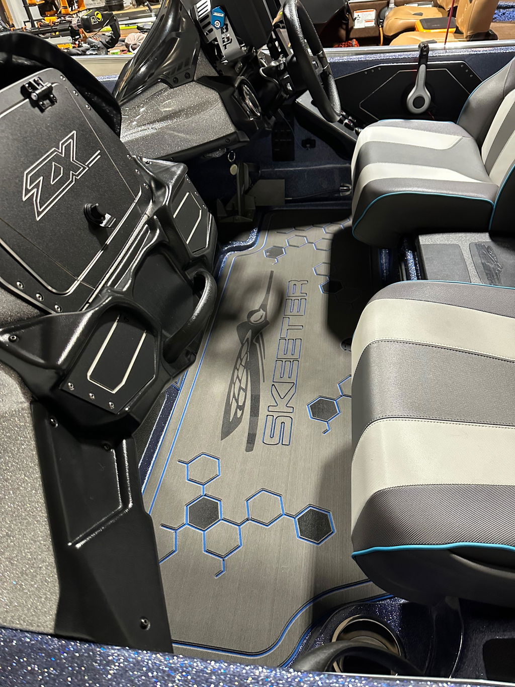 Ulta-Mat Cockpit Kit by Hennessey Outdoors: 2017-2022 Skeeter ZX225/ZX250 OLD FILE