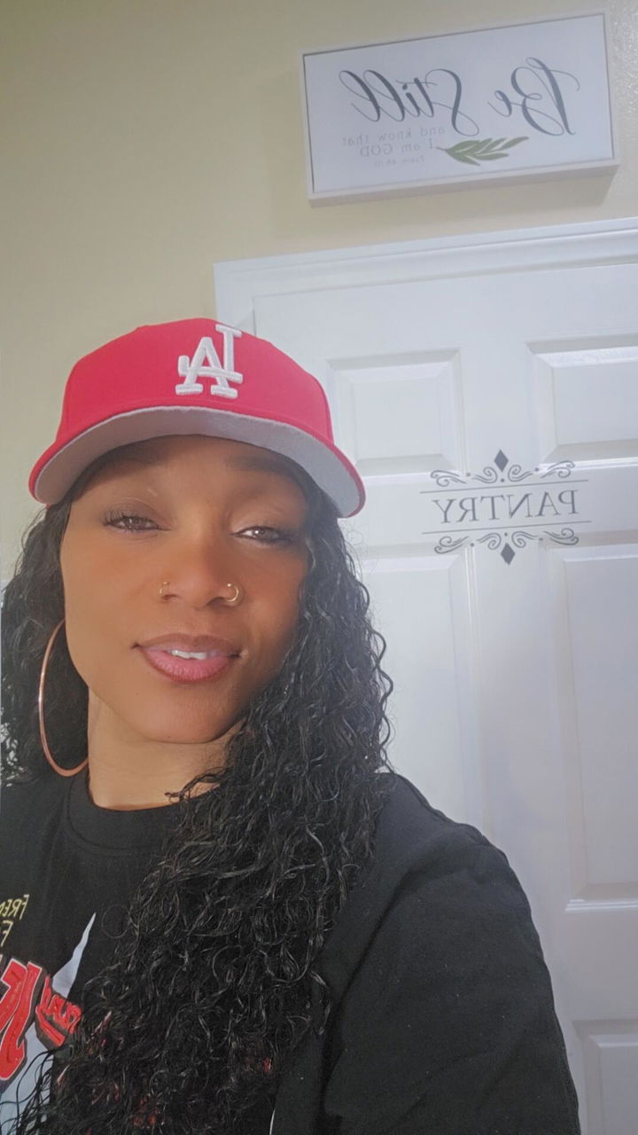 Customer photo attached to a verified purchase review of Brazilian Water Wave Hair 3 Bundle Deal