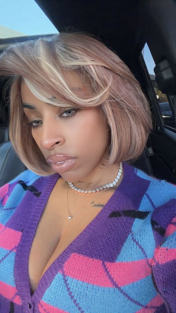 Customer photo attached to a verified purchase review of Brazilian 613# Hair 3 Bundle Deal