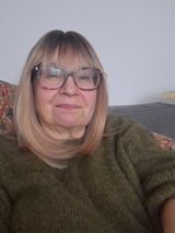 Lesley review photo
