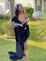 Laila review photo