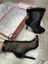 Nikoleta Tola review photo