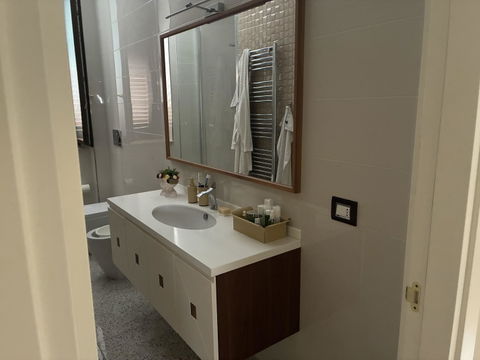 Kit bagno con organizer - organizer  Rio · dispenser Clelia · bicchiere Divo
