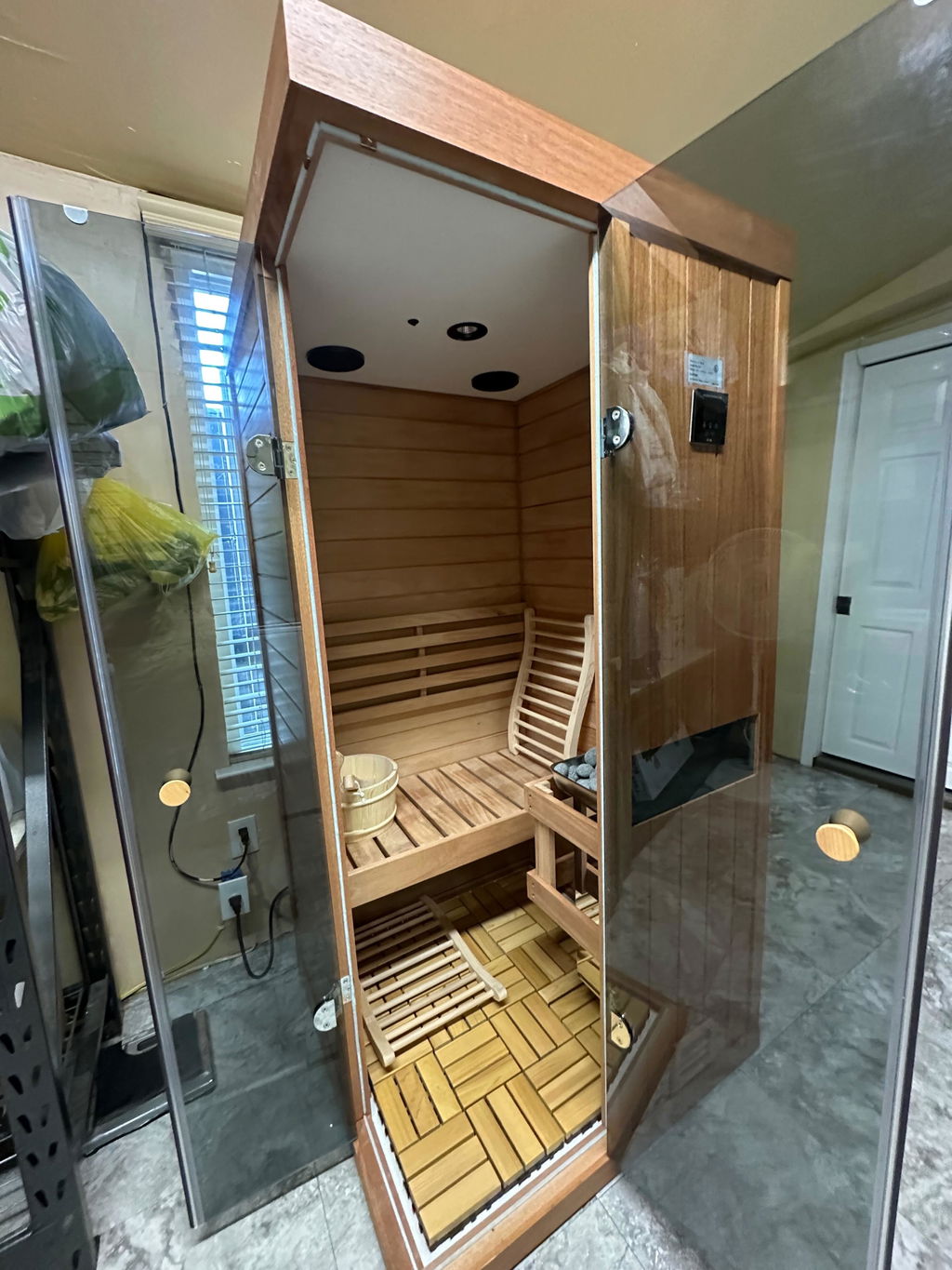 HKXSC 1 Person Indoor Steam Sauna - 700ST
