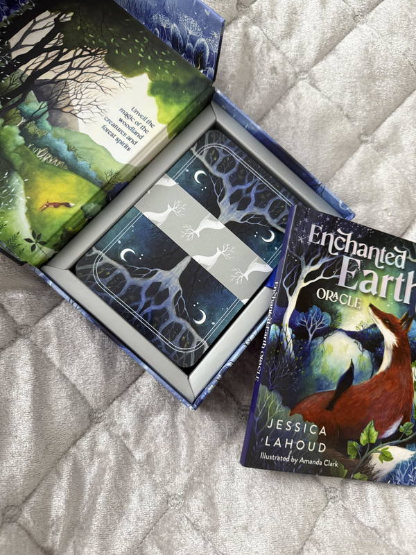 Ieva T. nuotrauka – Enchanted Earth Oracle kortos
