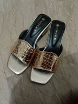 Maheen review photo