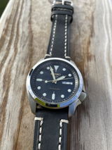 E.M. review photo