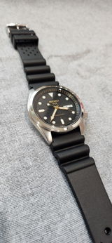 E.M. review photo