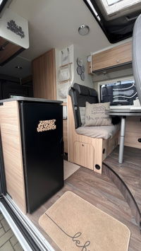 Holz-Schriftzug Zuhause ist da, wo wir parken