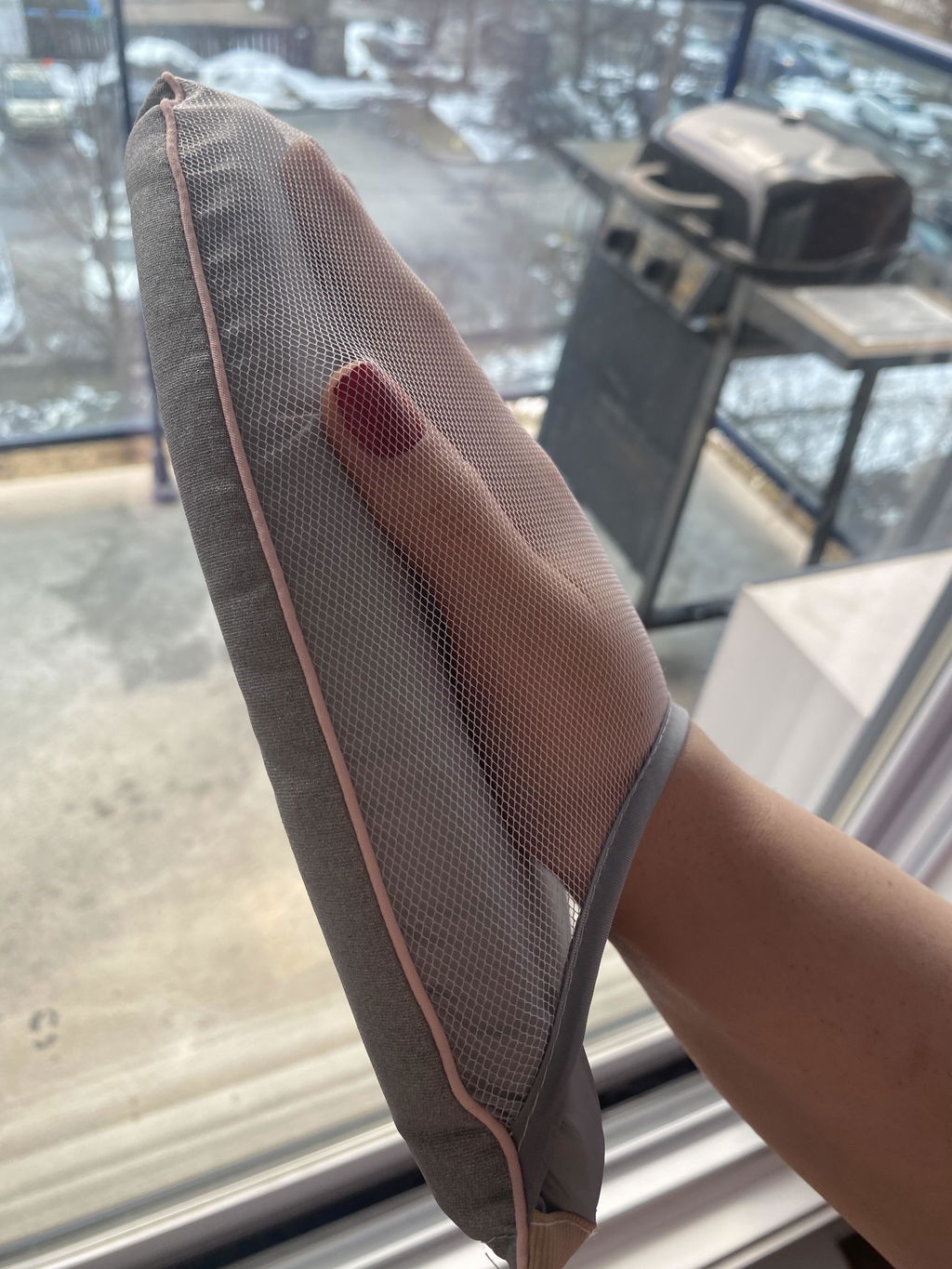Heat-Resistant Garment Steamer Ironing Gloves with Finger Loop